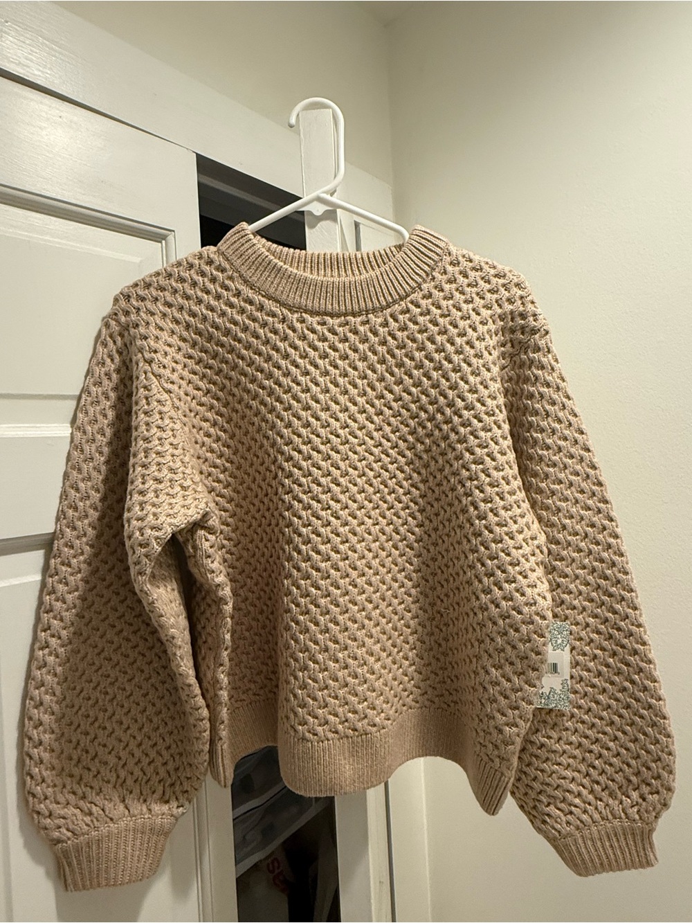 Hyacinth House NWT Size M Neutral Beige Chunky Crewneck Sweater
